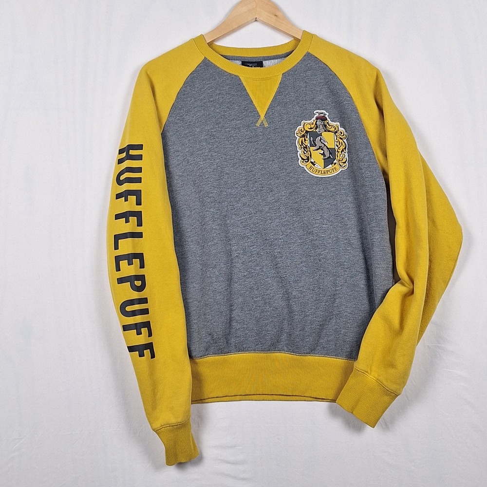 Universal Studios Harry Potter Hufflepuff Raglan Sweatshirt Graphic Gray Yellw M